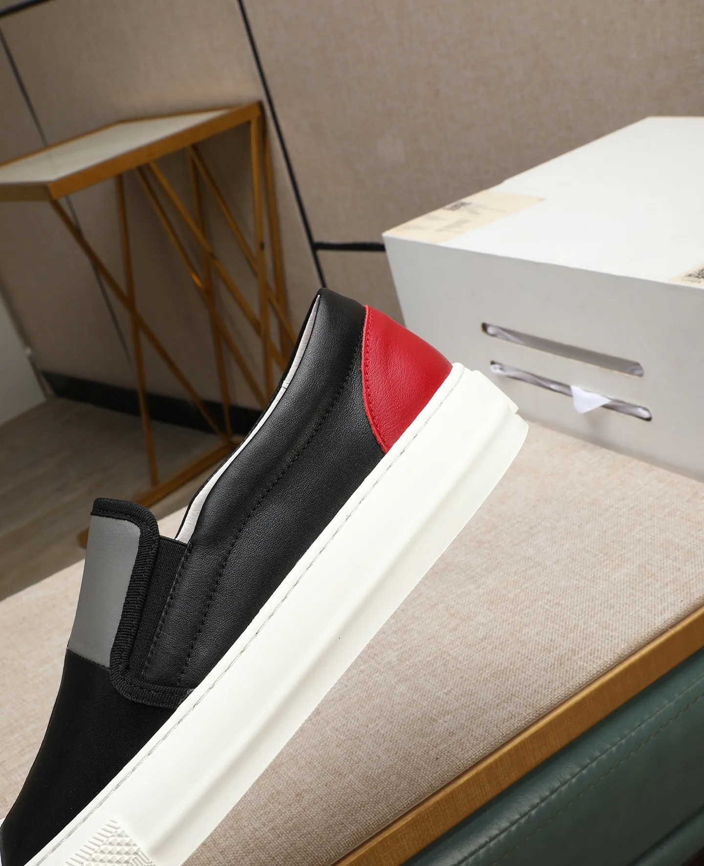 Men's men's shoes 💰440 GUCCI🔍🔍The latest model is on sale at the same time at the counter. Original calfskin imported from Italy, genuine leather lining, (high-end, noble, and classy) with exquisite workmanship. Sole: Original sole provided by the original factory, ⚠Exclusive double-layer movable molded sole super comfortable⚠, real shot 🎬The real thing is better🔍🔍"High quality·Follow the order" Code number 38-44